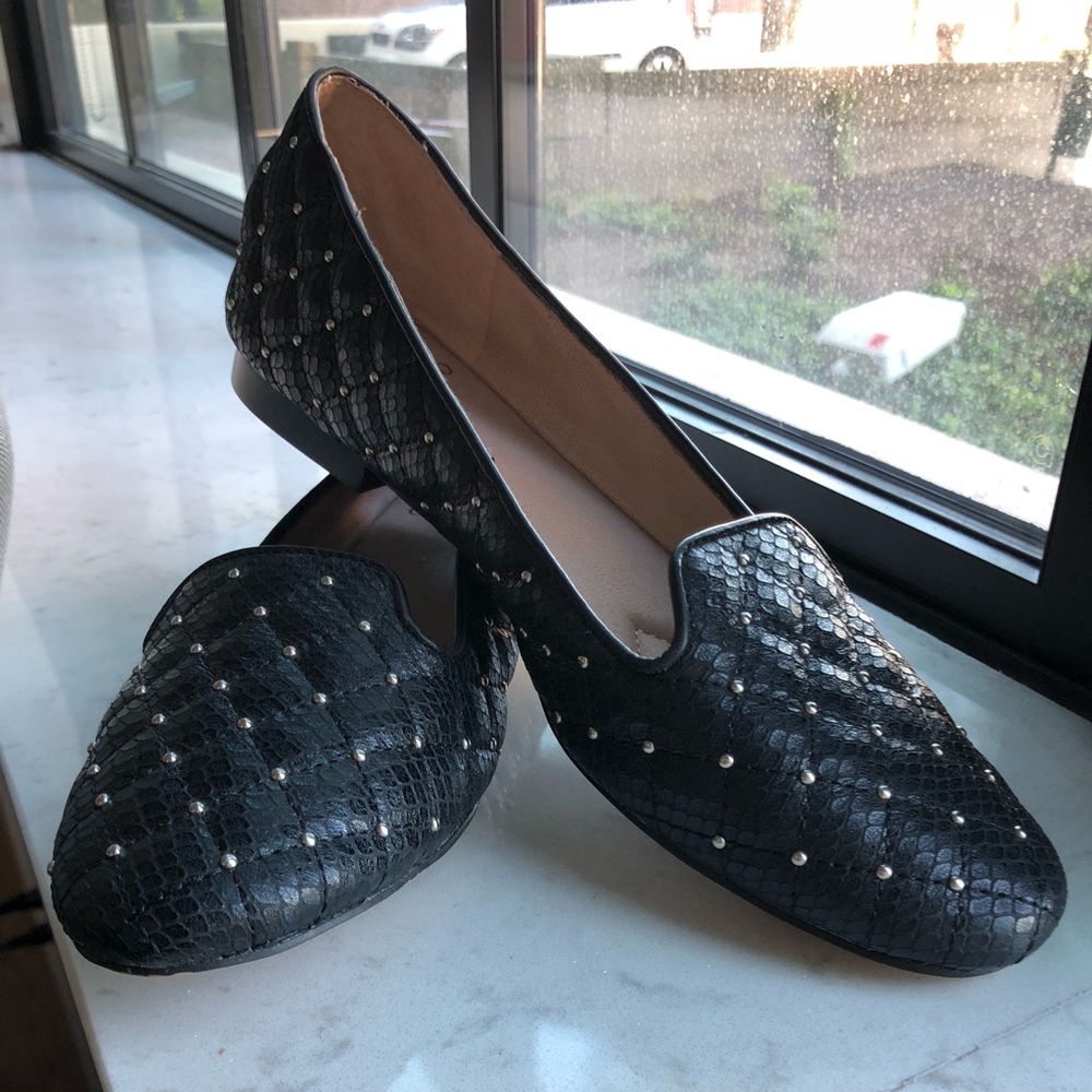 Vince Camuto Size 10 Black Loafer Flats